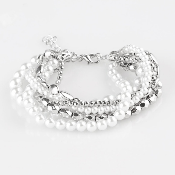 Costume Jewelry - Picture 6 of 8